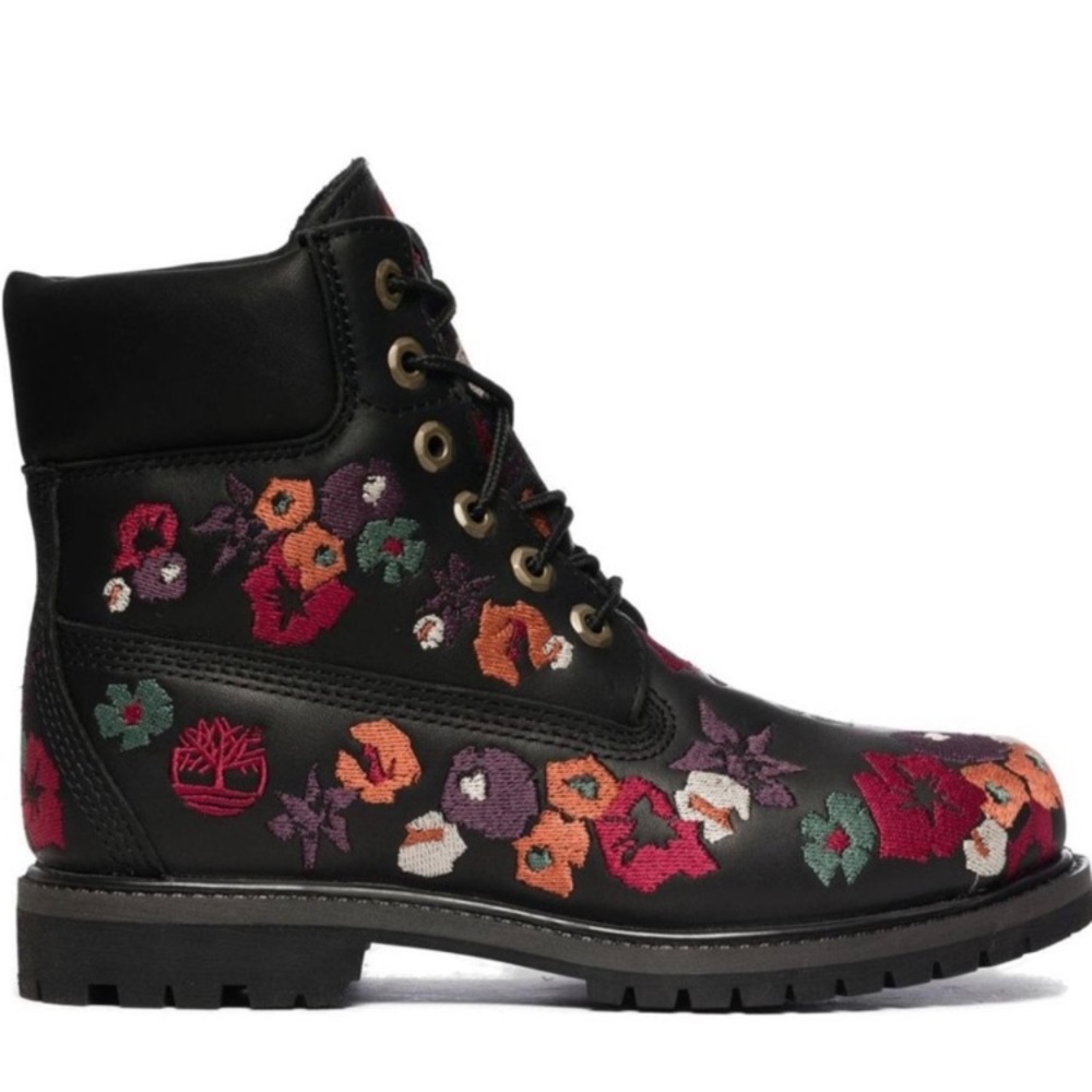 TimberlandWomen'sBlackSix InPremiumEmbroideredBoot